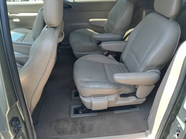 Super clean ford windstar minivan for sale in Statesville, NC – photo 6