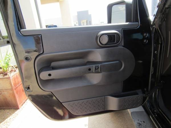 2007 Jeep Wrangler 2WD 4dr Unlimited Sahara for sale in Watauga (N. Fort Worth), TX – photo 24