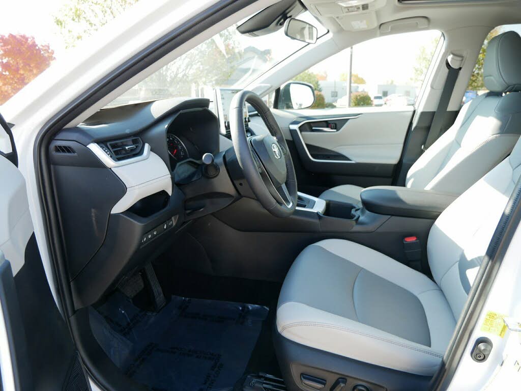 2022 Toyota RAV4 XLE Premium AWD for sale in Mankato, MN – photo 32