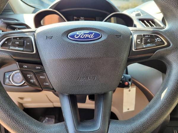 2017 Ford Escape SE SE AWD 1 OWNER SUPER CLEAN - - by for sale in Everett, WA – photo 2