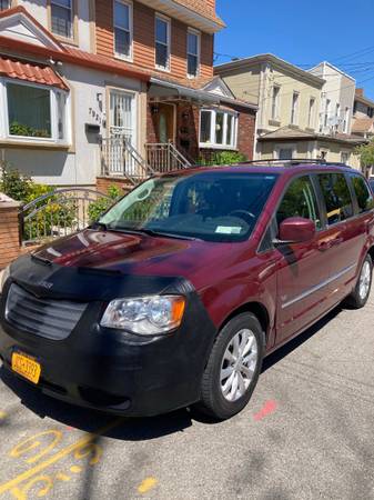 2009 Chrysler Town & Country 25th Anniv Edition - - by for sale in Middle Village, NY – photo 3