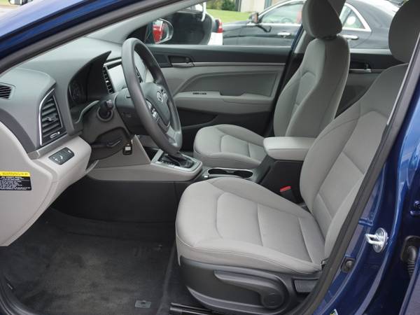 2018 Hyundai Elantra Limited sedan Dk. Blue for sale in Roseville, MI – photo 11