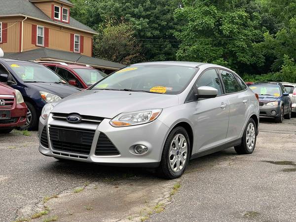 2012 Ford Focus SE Sedan ( 6 MONTHS WARRANTY ) for sale in North Chelmsford, MA – photo 3