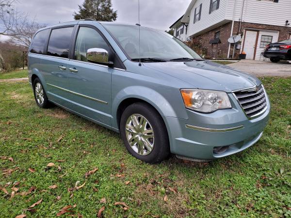 2008 Chrysler town and country limited great condition - cars &... for sale in Morristown, TN – photo 3