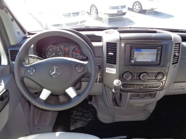 2015 Mercedes-Benz Sprinter 3500 Camper RV 7600 miles One Owner for sale in Greenville, GA – photo 15