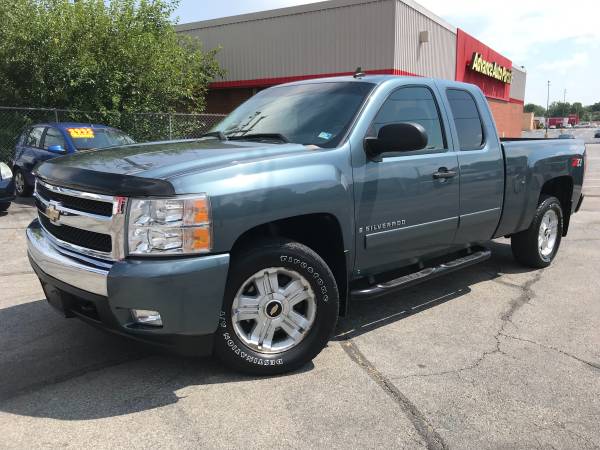 2007 Chevrolet Silverado Ext Cab LT Z71 4x4 ONLY 127k miles Cold A/C for sale in Roanoke, VA – photo 2