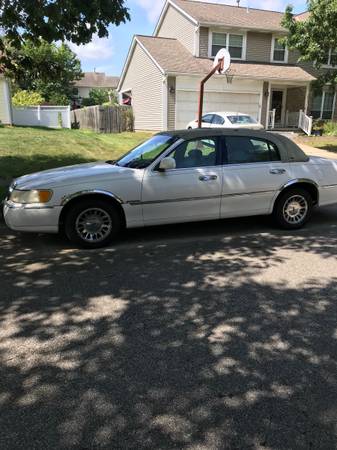 1999 Lincoln Town Car Cartier Edition for sale in Hilliard, OH – photo 5