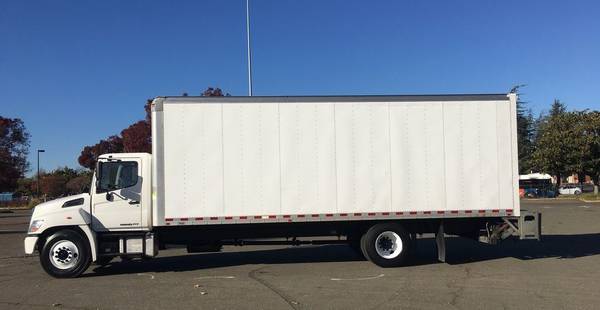 2016 HINO 268A 26' HIGHCUBE BOX TRUCK LIFTGATE **CA CARB COMPLIANT**... for sale in Fairfield, WA – photo 2