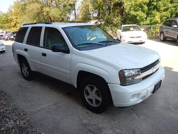 $5995 - 2006 CHEVY TRAILBLAZER LS 4X4 - ONLY 120K MILES - NEW TIRES! for sale in Marion, IA – photo 3