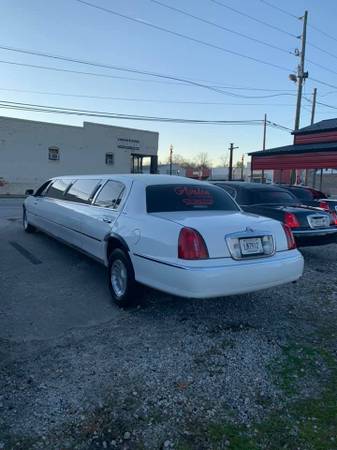 2001 LINCOLN TOWN CAR 8 PASSENGER LIMOUSINE - - by for sale in Other, AL – photo 2