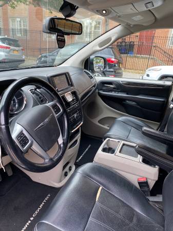 2011 Chrysler Town And Country Limited for sale in Brooklyn, NY – photo 7