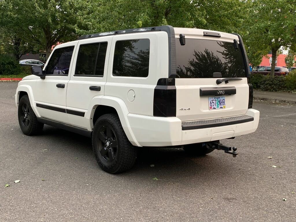 2006 Jeep Commander Base 4WD for sale in Portland, OR – photo 4