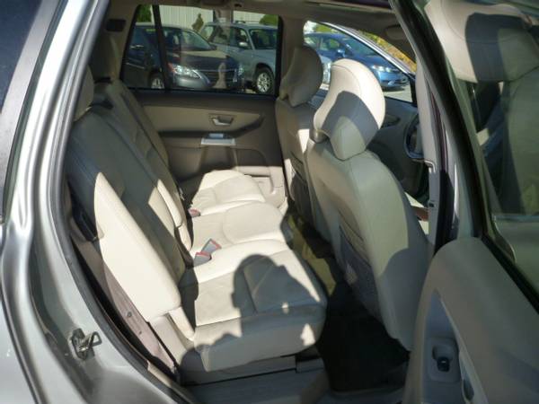 2003 VOLVO XC90 ALL WHEEL DRIVE 3RD ROW SEAT 7 PASSENGER VEHICLE for sale in Milford, ME – photo 13