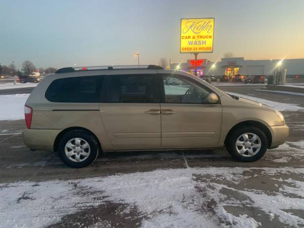 2008 Kia Sedona 141K Miles - - by dealer - vehicle for sale in Osseo, MN – photo 4