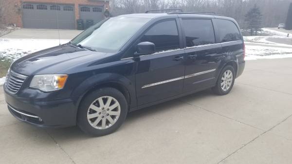 2013 town and country mini van for sale in Lake Orion, MI – photo 3