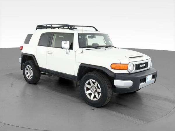 2014 Toyota FJ Cruiser Sport Utility 2D suv White - FINANCE ONLINE -... for sale in Akron, OH – photo 15