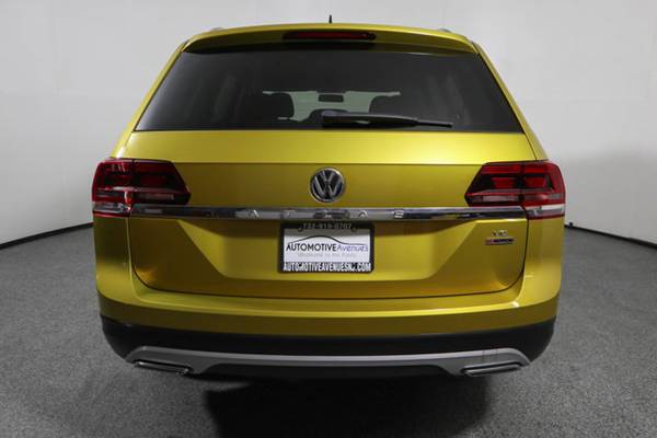 2018 Volkswagen Atlas, Kurkuma Yellow Metallic for sale in Wall, NJ – photo 4