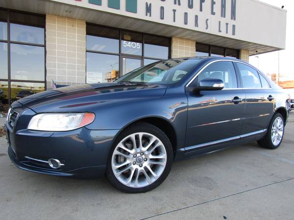 2007 Volvo S80 V8 AWD Locally Owned Well Maintained - cars & trucks... for sale in Cedar Rapids, IA 52402, IA – photo 2
