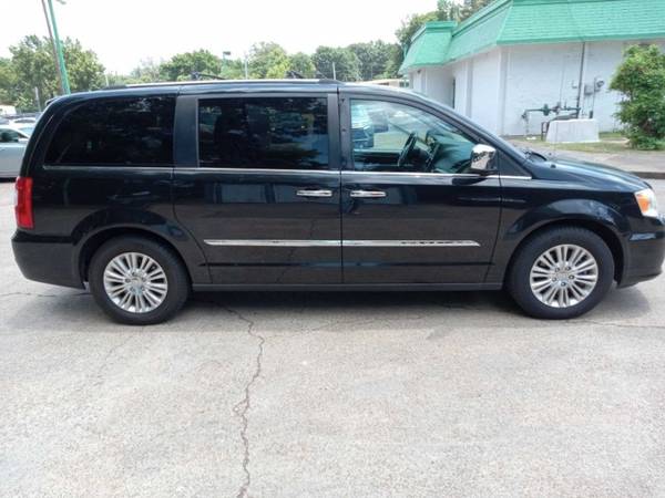 2013 CHRYSLER TOWN & COUNTRY LIMITED - - by dealer for sale in Memphis, MS – photo 4