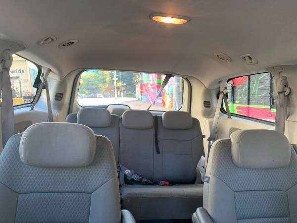 2009 Chrysler Town and Country seats 7 for sale in Bronx, NY – photo 4