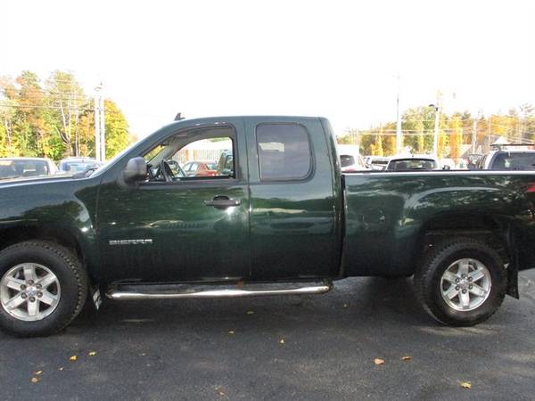 2013 GMC Sierra 1500 SLE Ext Cab 4WD - - by dealer for sale in Somersworth , NH – photo 8