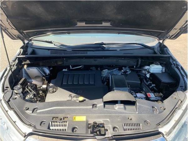 2015 Toyota Highlander LE Plus Sport Utility 4D for sale in Santa Ana, CA – photo 18
