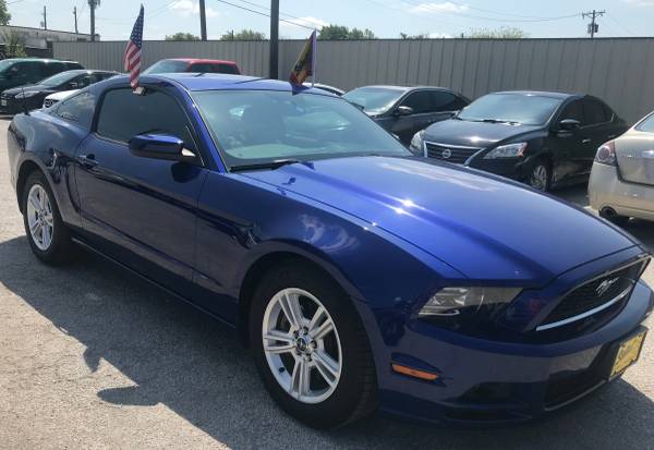 SELLING A 2013 FORD MUSTANG, CALL AMADOR JR @ FOR INFO for sale in Grand Prairie, TX