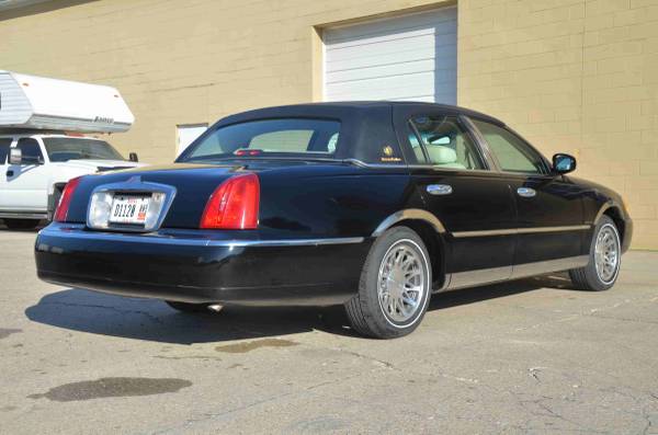 2000 Lincoln Town Car Presidential Town Sedan - - by for sale in West Des Moines, IA – photo 21