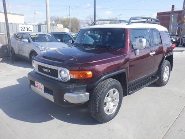 2007 Toyota FJ Cruiser - - by dealer - vehicle for sale in Des Moines, IA – photo 10