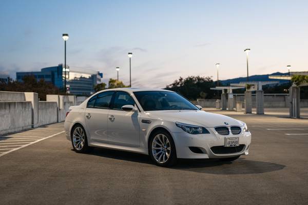 2008 bmw m5 alpine white on black for sale in Other, CA – photo 3