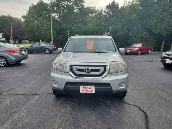 PRICED TO MOVE NICE 2010 HONDA PILOT EX-L - cars & trucks - by... for sale in Oshkosh, WI – photo 3