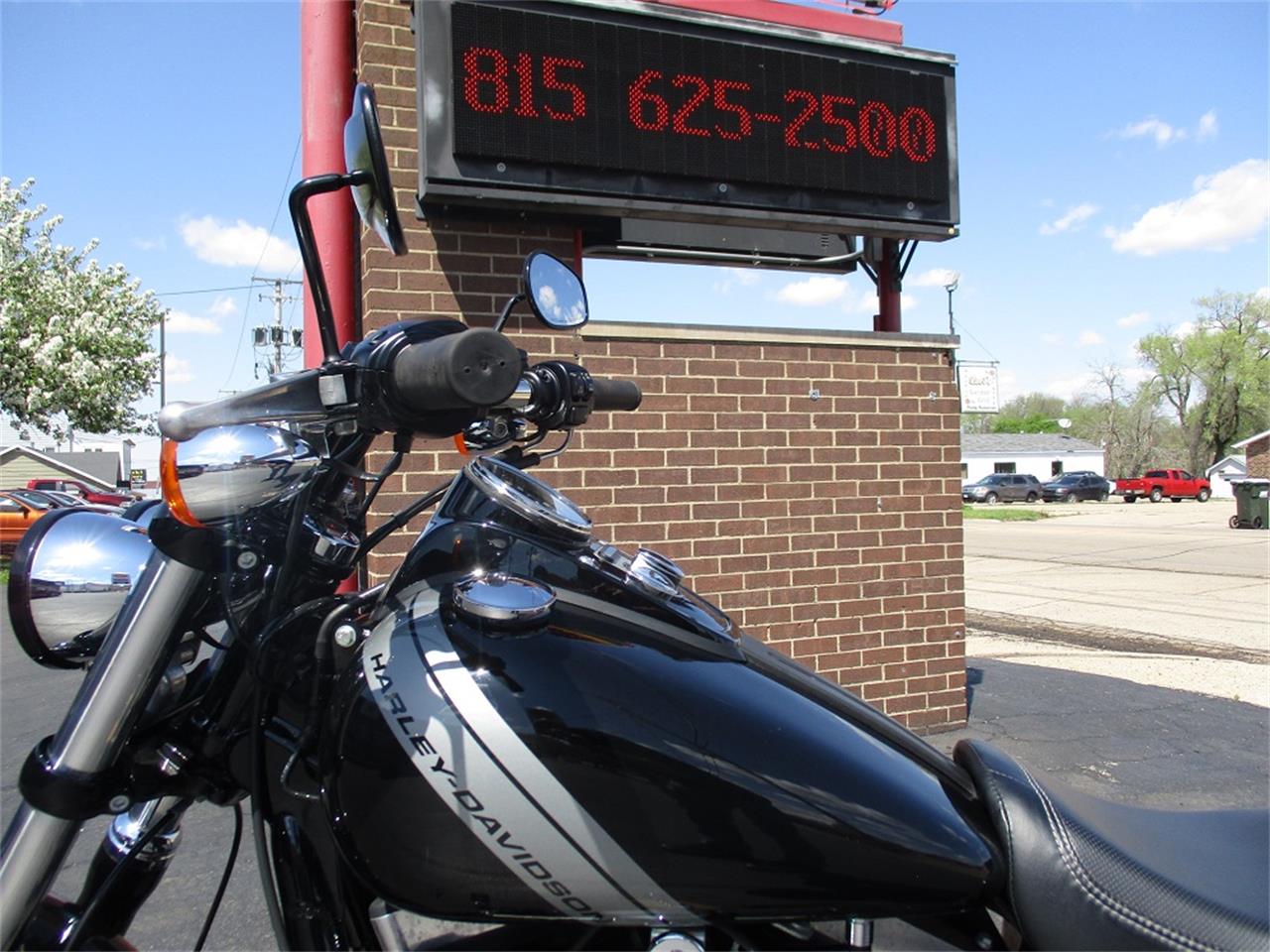 2015 Harley-Davidson Motorcycle for sale in Sterling, IL – photo 18