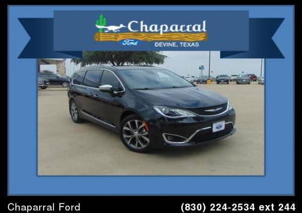 2017 Chrysler Pacifica Limited (Mileage: 45,365) for sale in Devine, TX