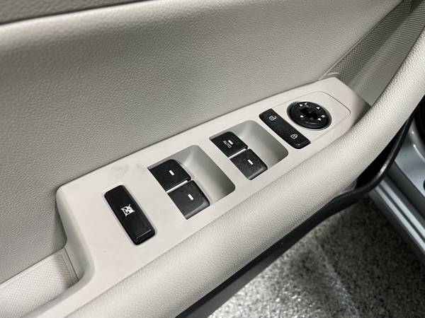 2015 HYUNDAI Sonata SE Midsize Sedan Heated Mirrors Clean for sale in Parma, NY – photo 18