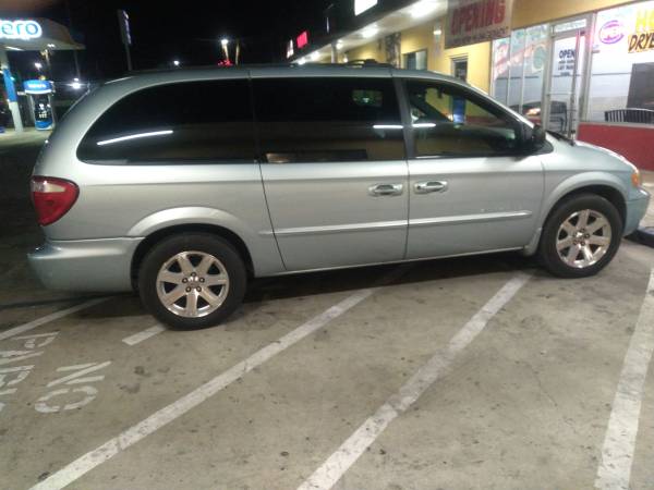 Chrysler town and country mini for sale in Visalia, CA