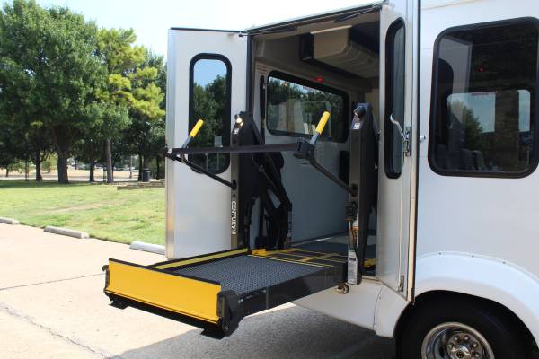 2012 Ford E350 13 Passenger Elkhart Coach Shuttle Bus /Wheelchair Lift for sale in irving, TX – photo 21
