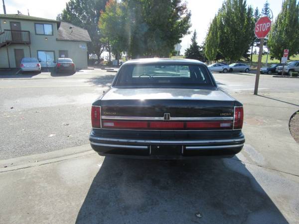 1994 *Lincoln* *Town Car* *4dr Sedan Executive* - cars & trucks - by... for sale in Marysville, WA – photo 4