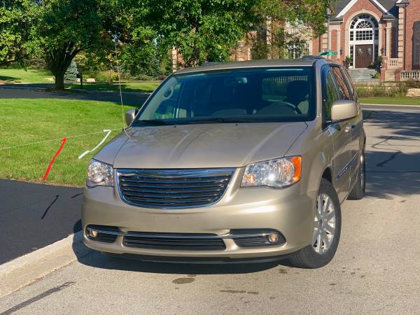 2014 Chrysler town & country 1 owner , 46k miles carfax for sale in Willowbrook, IL – photo 3