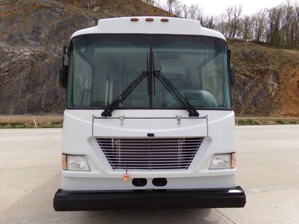 2016 Freightliner Champion CTS FE 20 Passenger Shuttle Bus for sale in Burlington, District Of Columbia – photo 7
