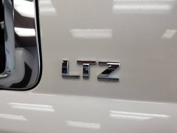 2015 Chevrolet Suburban LTZ 4WD for sale in Hudsonville, MI – photo 10