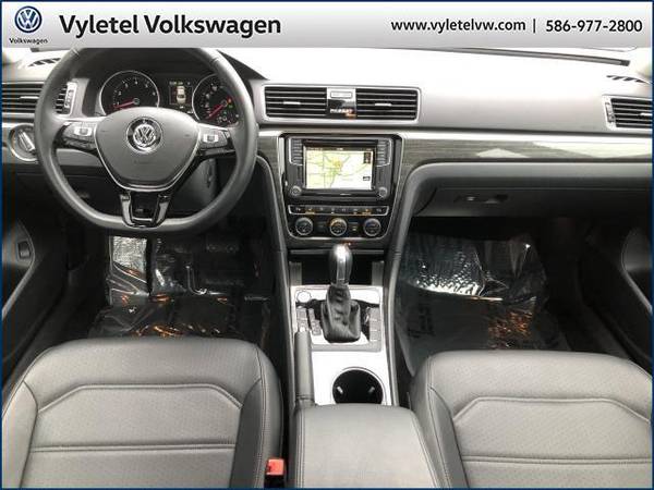 2018 Volkswagen Passat sedan 2.0T SE w/Technology Auto - for sale in Sterling Heights, MI – photo 14