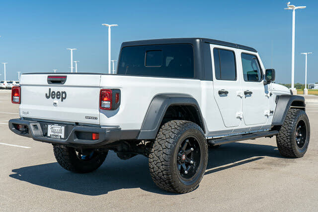 2020 Jeep Gladiator Sport S Crew Cab 4WD for sale in Mount Pleasant, WI – photo 3