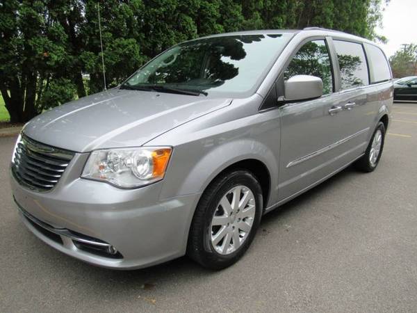 2014 Chrysler Town and Country Touring 4dr Mini Van for sale in Bloomington, IL – photo 5