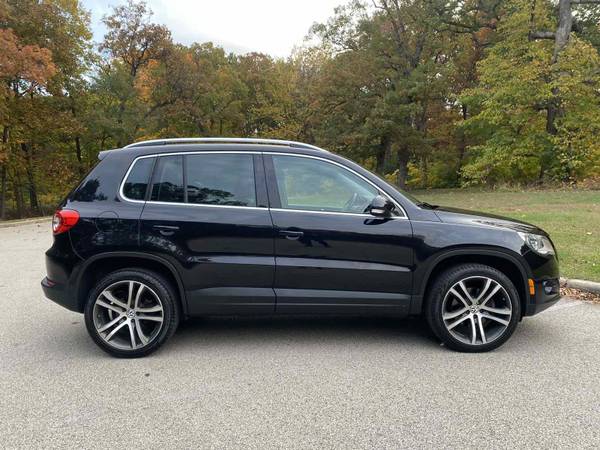 2011 VOLKSWAGEN TIGUAN SEL 4Motion Automatic - - by for sale in Crystal Lake, IL – photo 6