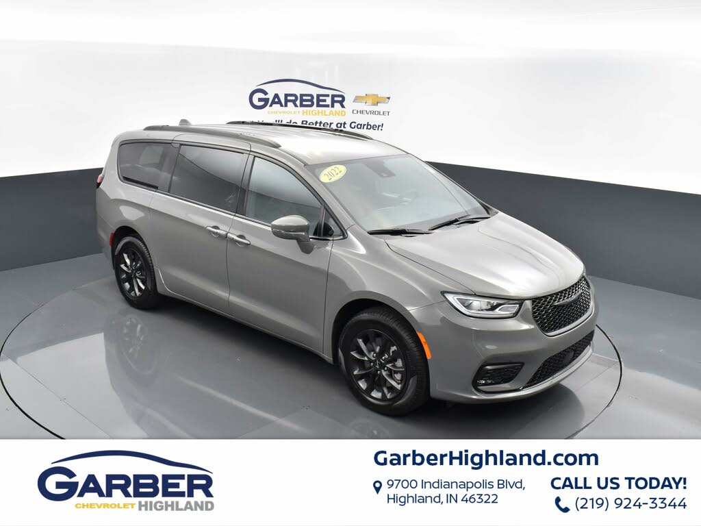 2022 Chrysler Pacifica Touring L AWD for sale in Highland, IN