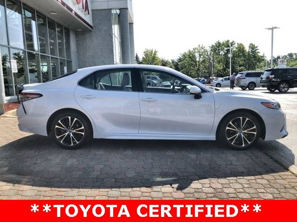 2018 Toyota Camry SE for sale in Westmont, IL – photo 3