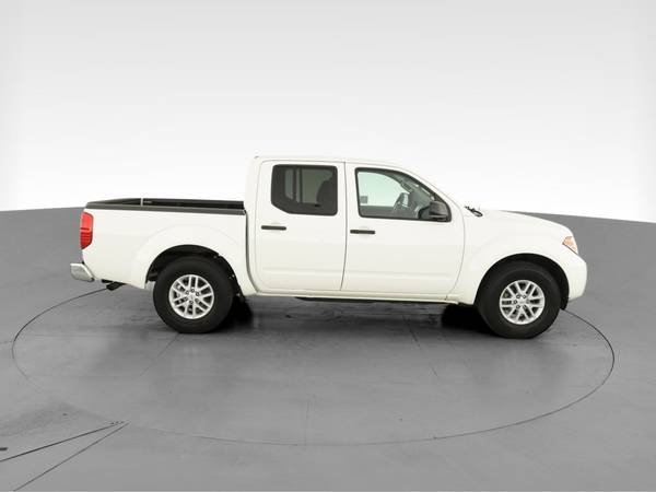 2016 Nissan Frontier Crew Cab SV Pickup 4D 5 ft pickup White -... for sale in Madison, WI – photo 13