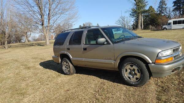 2002 Chevy Blazer LS 4WD with 4.3L V6. 163,000 Miles - cars & trucks... for sale in Bloomington, MN – photo 3