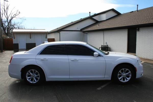 2016 Chrysler 300 4dr Sdn Touring RWD - - by dealer for sale in MOORE, OK – photo 3