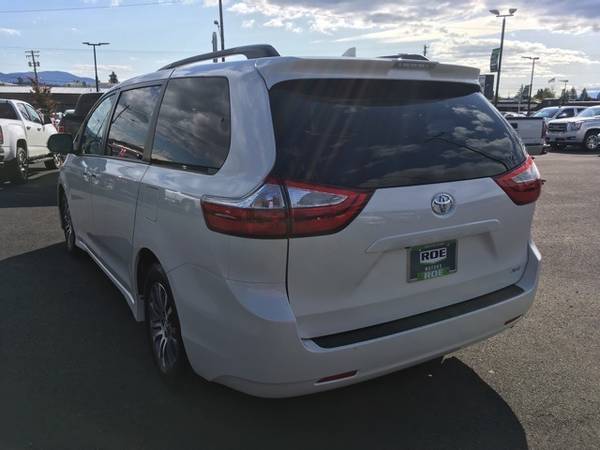 2019 Toyota Sienna XLE WITH THIRD ROW SEATING #53629 for sale in Grants Pass, OR – photo 7